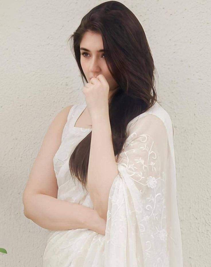 আনিশা চৌধুরী  ⭐